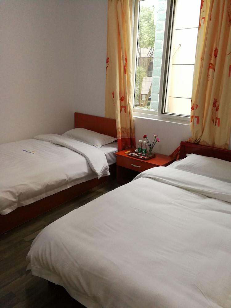 37 Garden Guesthouse Riverside Villa view 2
