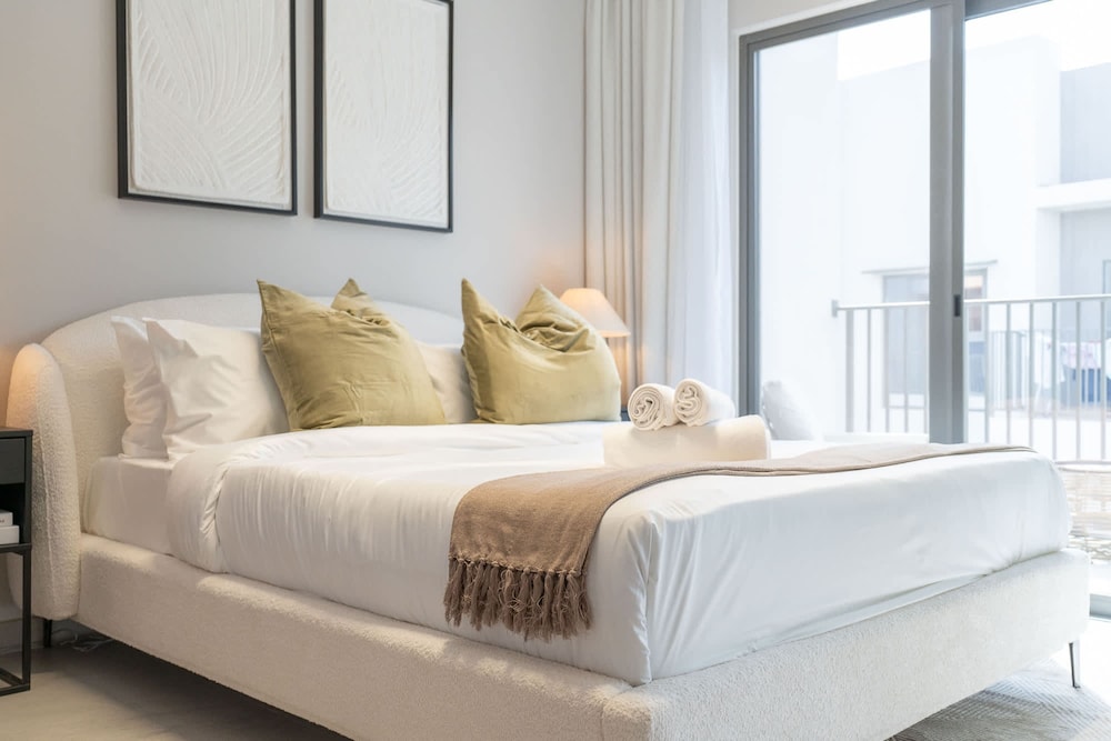 Classy 4-bedroom Villa With Spacious Balcony in Nad Al Sheba