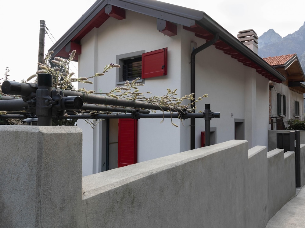 Al Sollievo House in Lecco