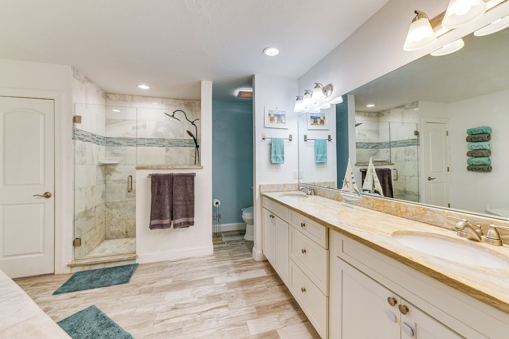 Backyard w/ Pool & Games! Family Home in Bradenton