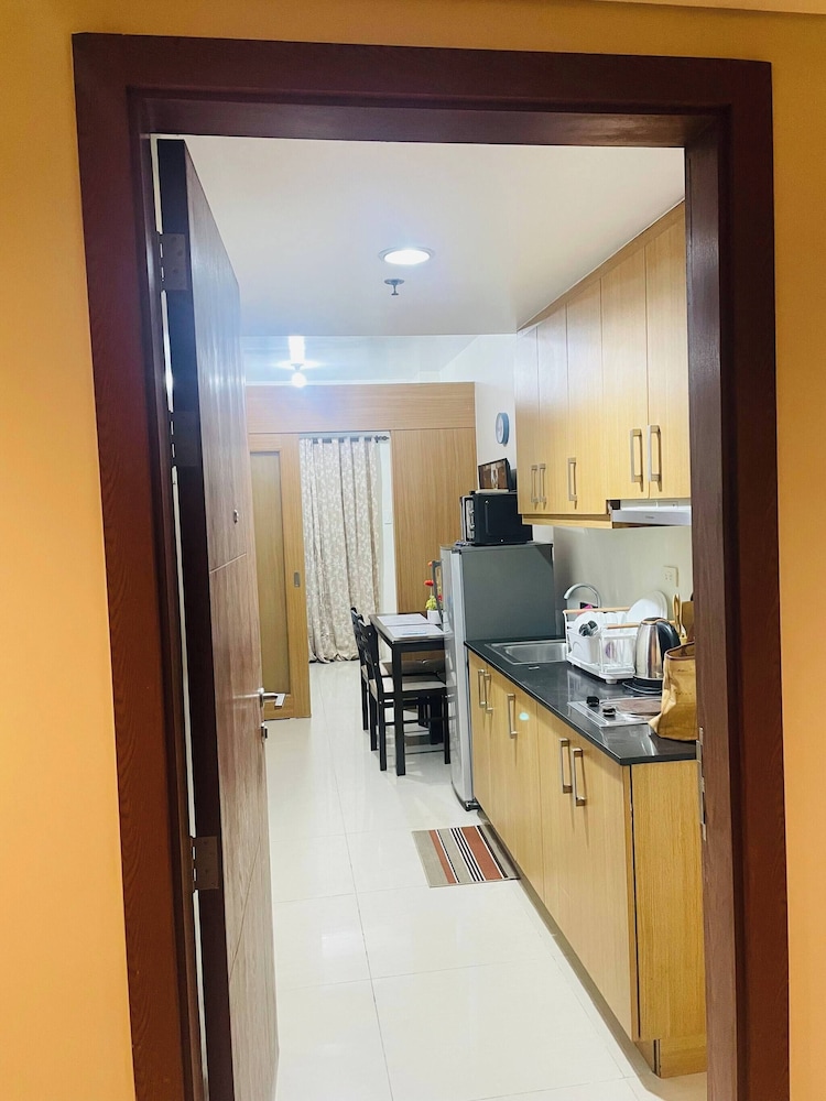 Fancy Pasay City Apartment for Rent - Mall of Asia Nearby Front of Mall Of Asia