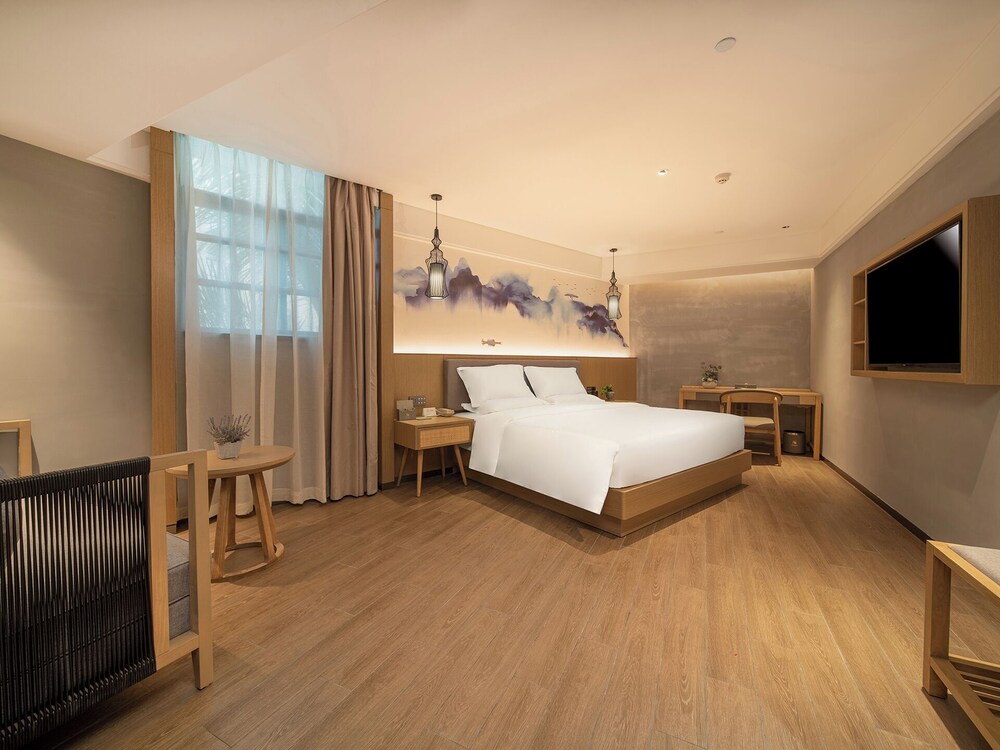 Trendy Romantic Hotel Guangzhou Panyu Qiaonan Aoyuan Plaza Branch - Free Deliver Service to Canton Fair Complex During Canton Fair Period