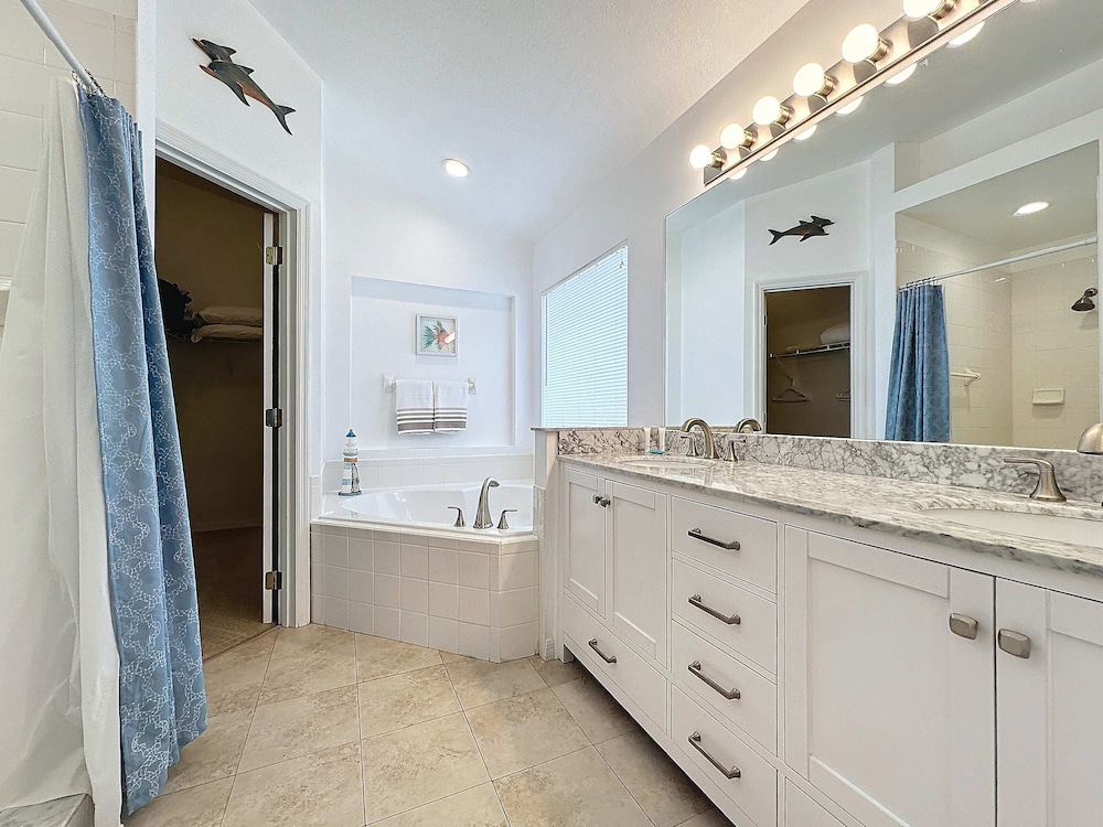 South Facing Pool Home With Golf Course Views