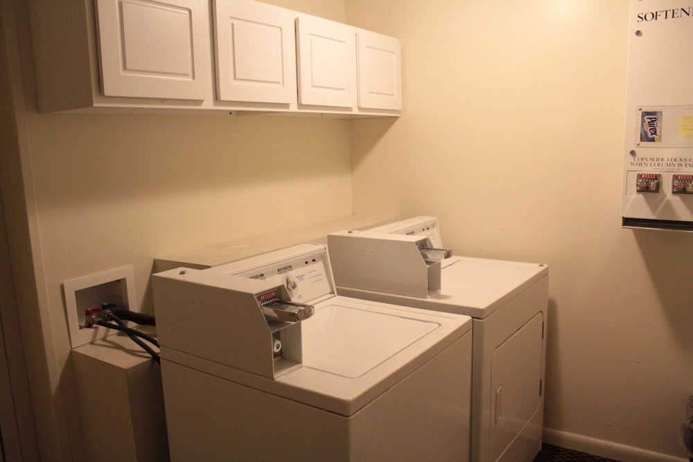 Shiretown Inn & Suites