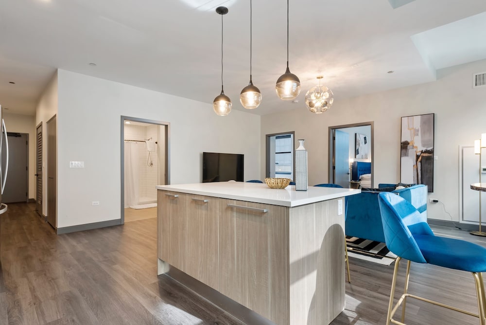 Central Location Exclusive Apts for Large Groups