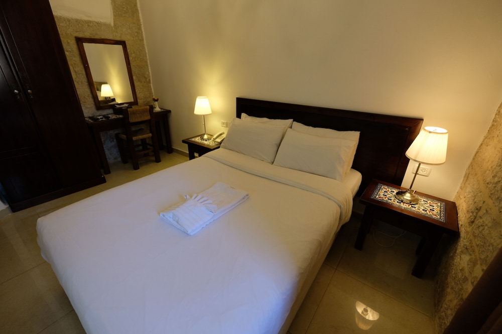 St. George’s Cathedral Pilgrim Guesthouse – Jerusalem