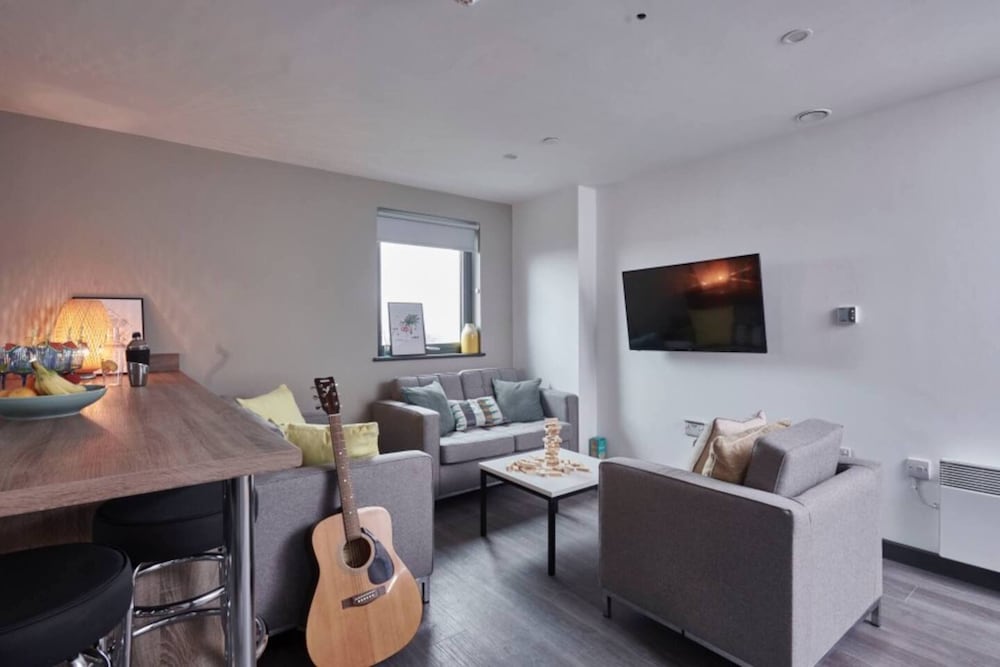 Charming Ensuite Rooms in Coventry view 2