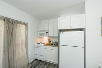 3902 Gulf Dr 1 1 Bedroom Apts by RedAwning view 3