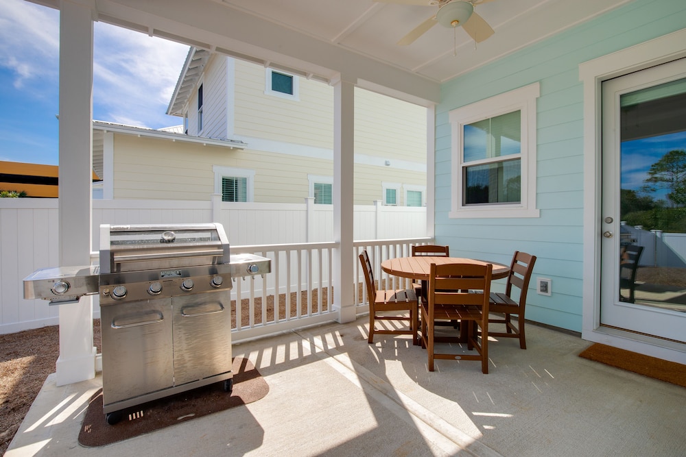 225 Sands St Stella Marina view 2