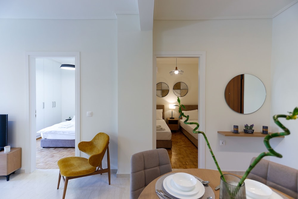 Modern 2-bedroom Apartment in Downtown Glyfada