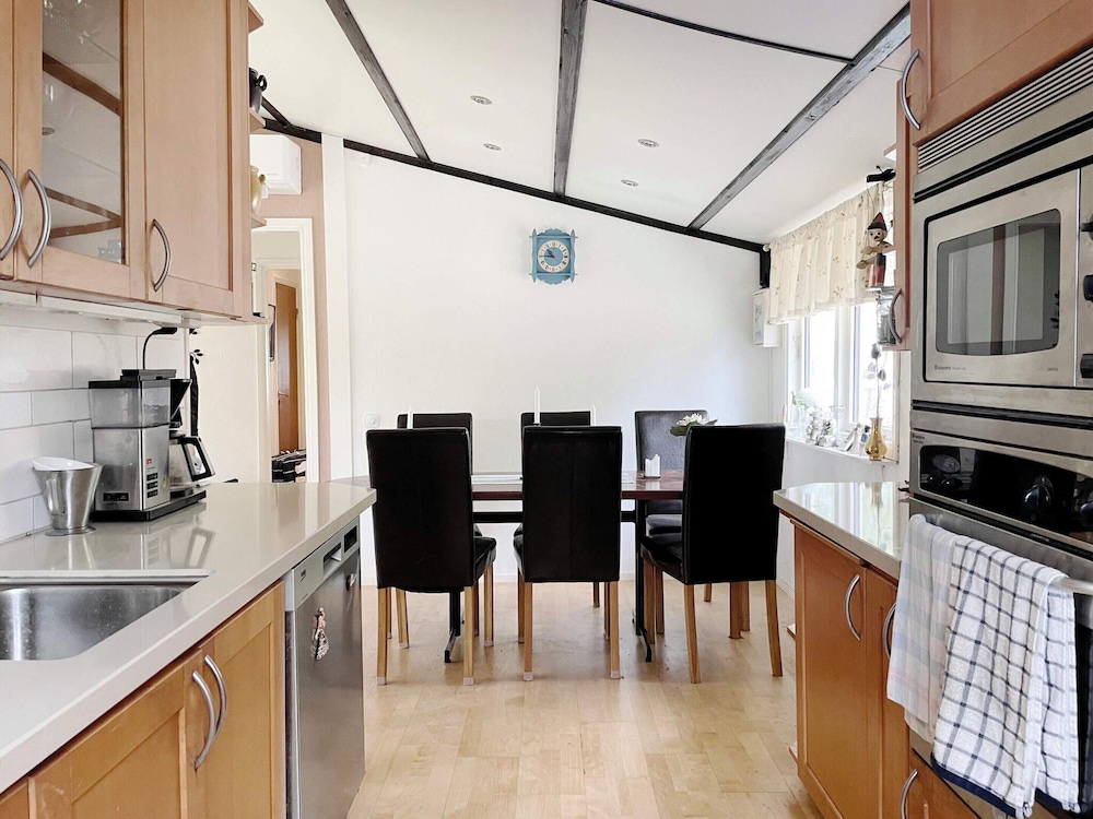 Cozy Summer Retreat in Graddo