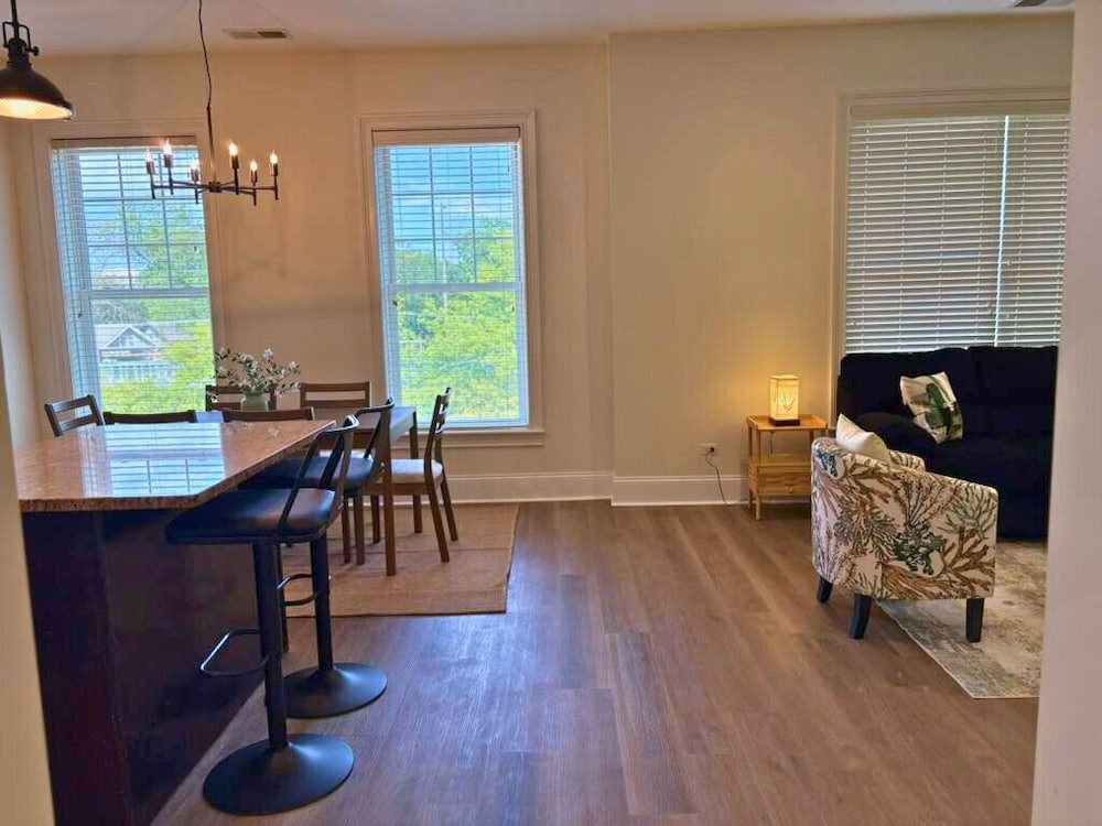 Well-Equipped 2BR - Greenbay 301