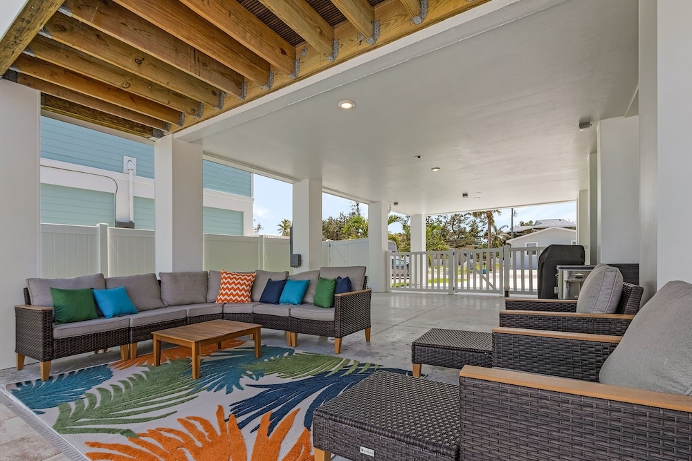 209 Seabreeze Escape: NEW Spacious 5-Bedroom Pool Home 5 Home