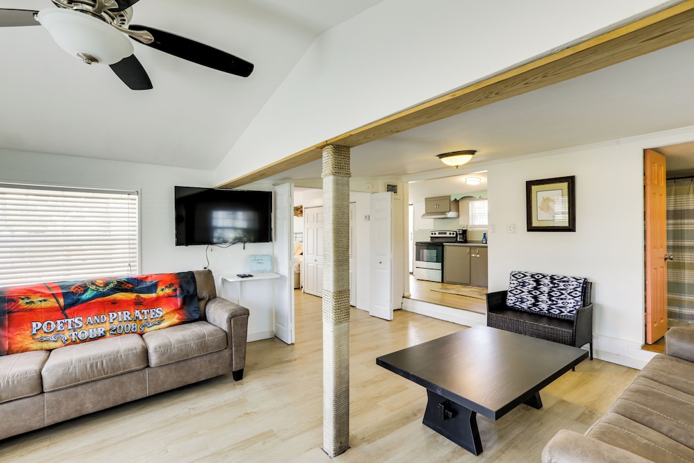 Walk to Pier & River: Dtwn Steinhatchee Escape!