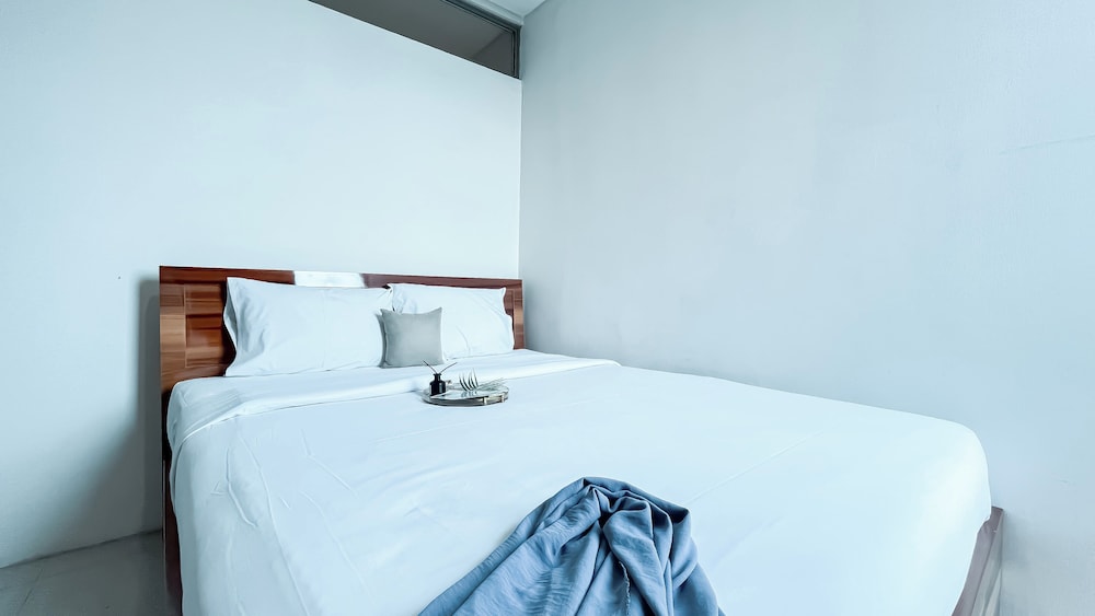 Spacious 2BR Apartment at GP Plaza