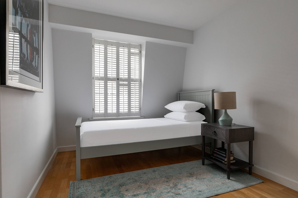 Canning Place Mews by Onefinestay