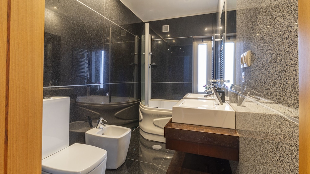 Gorgeous Villa Looking to Douro