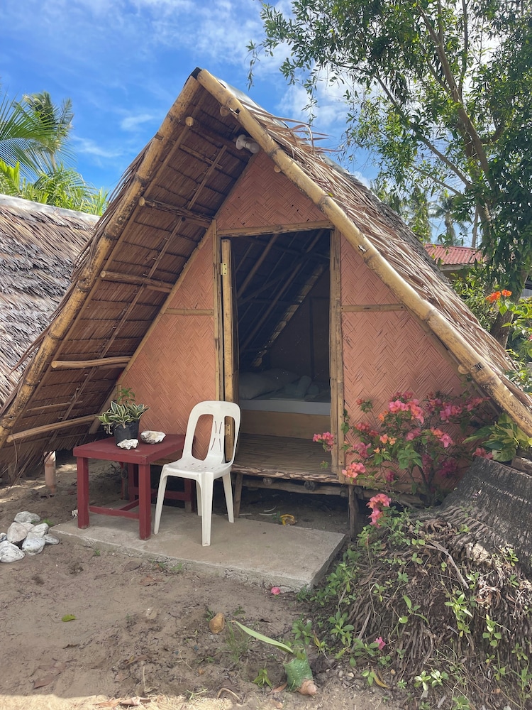 Akoya Beach Park & Cottages