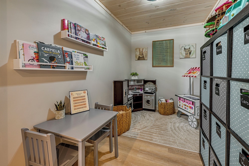 10-acre Property w/ Fire Pit & Grill in Arkdale!