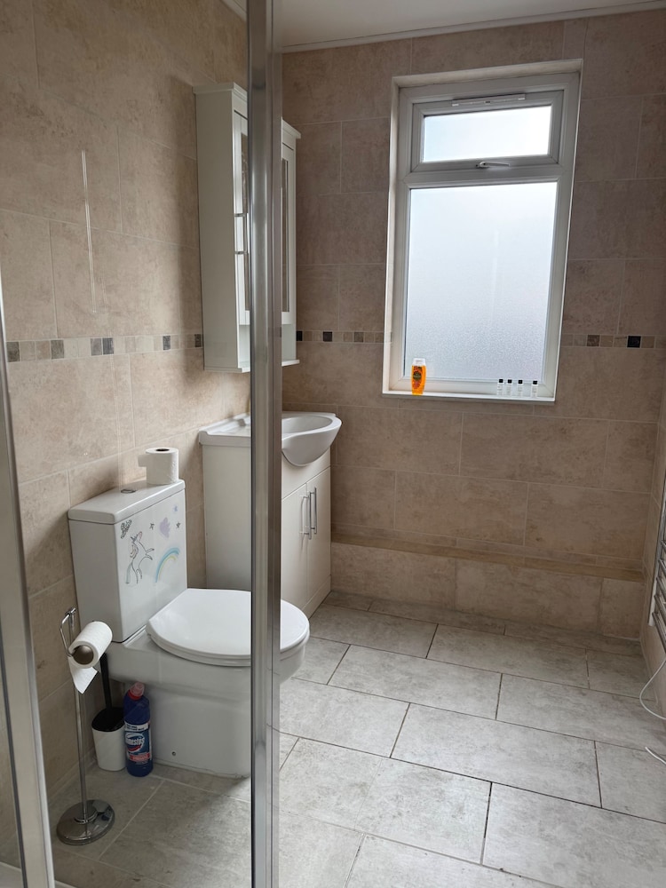 London Retreat With Great Location