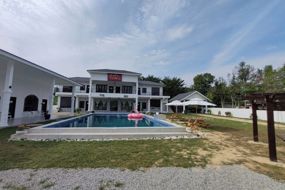 Grand Aeden Villa