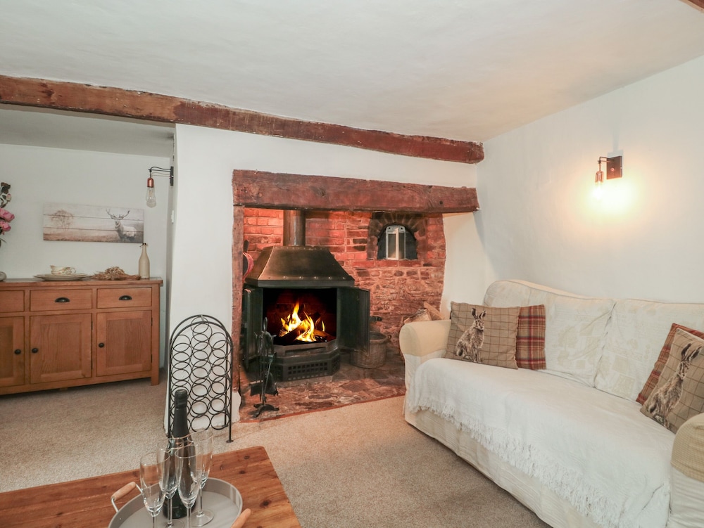 2 Pigsfoot Cottages