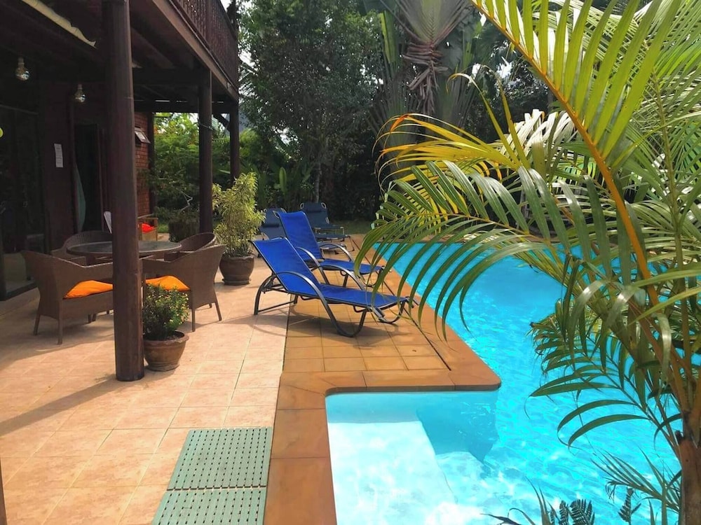 Villa Paraiso Traditional Thai