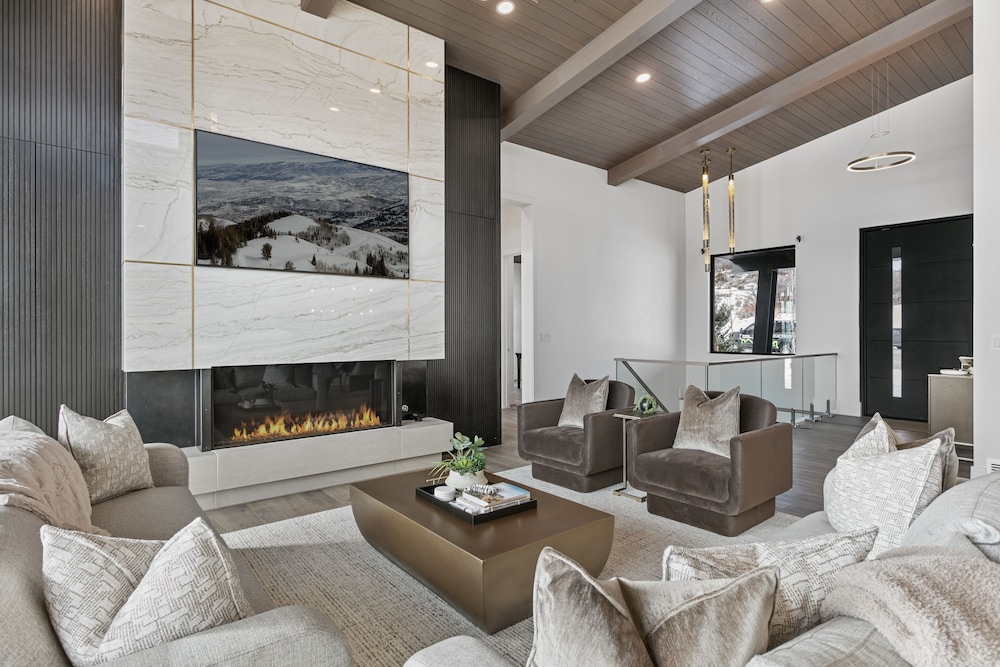 11494 N Ursa Circle- Skyridge 5 Br Home W/ Hot Tub 5 Bedroom Home