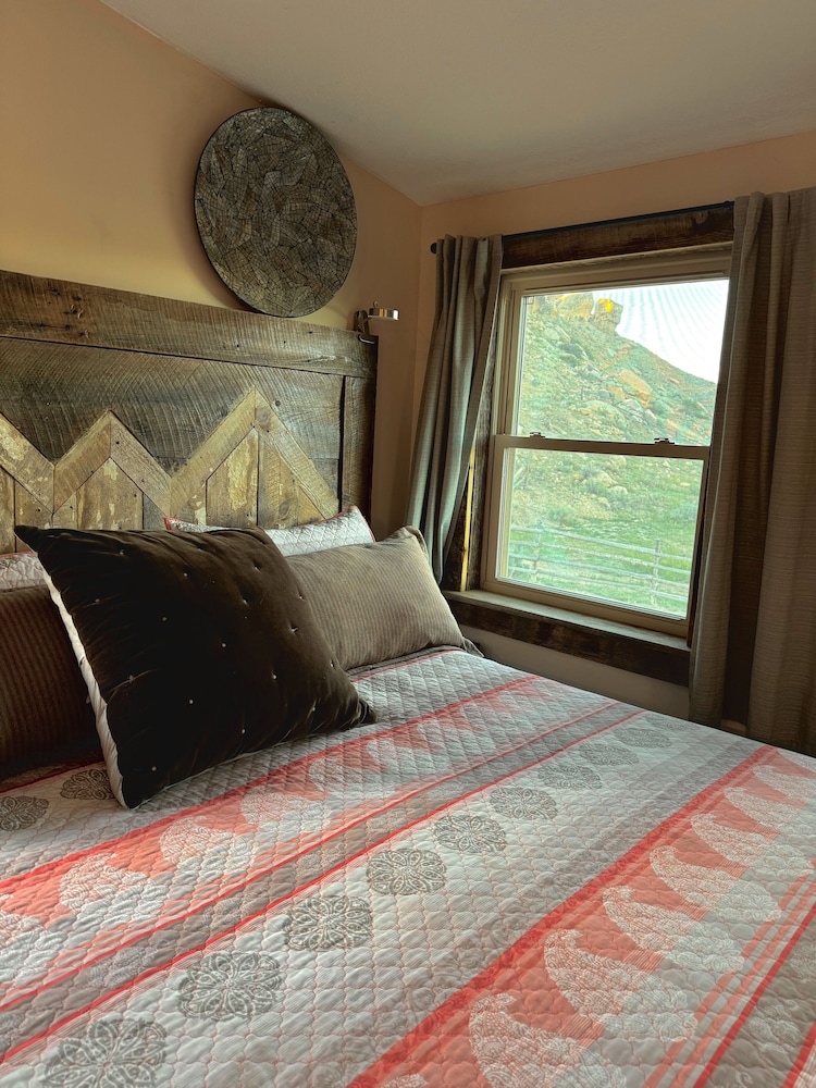 SLOT CANYONS INN
