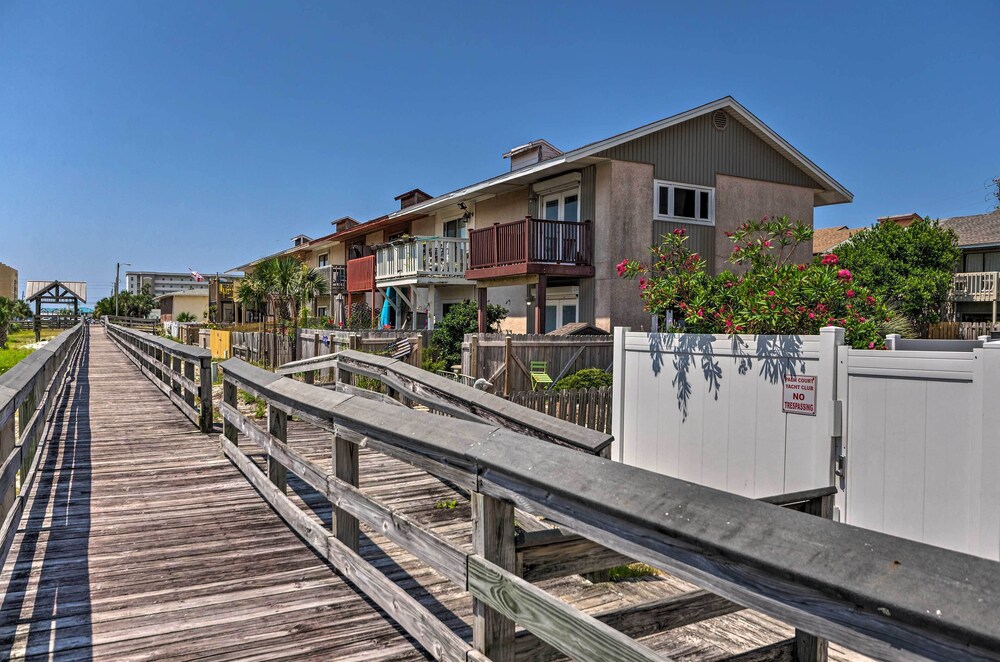 Okaloosa Island Escape: Bayfront Condo Near Beach