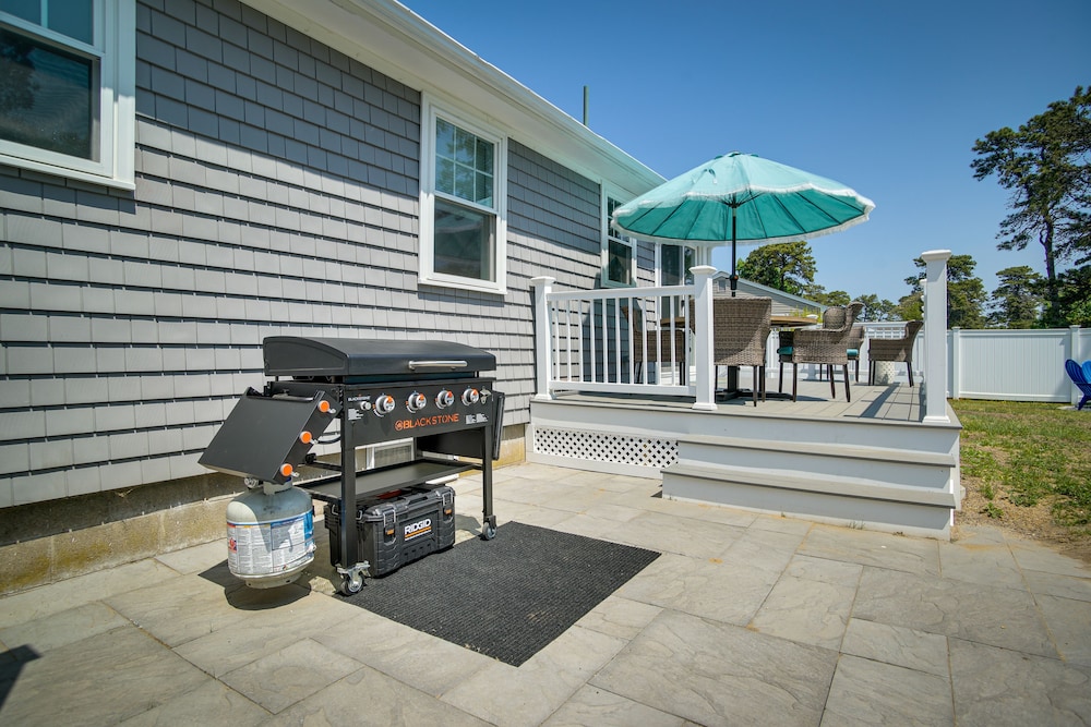 Newly Renovated Dennis Port Home: Close to Beaches