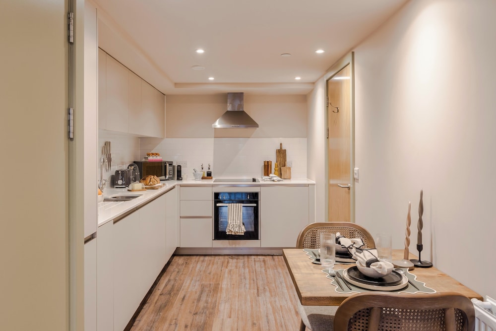 Waterside Living I Luxe Apartments