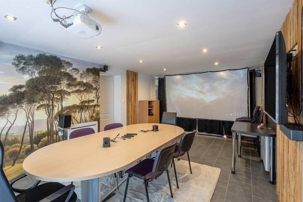 meeting & event spaces