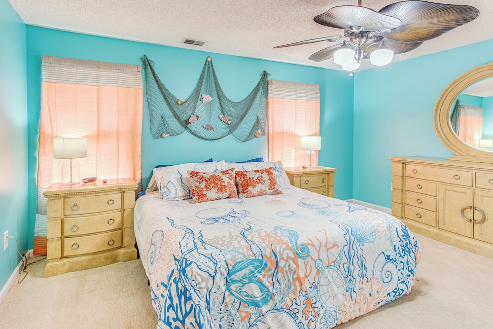 3 Mi to Ocean: Home w/ Deck in Little River!