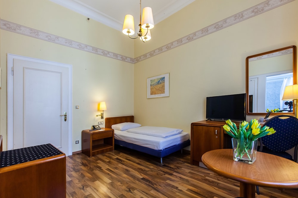 Frankfurt Vacations - Hotel Monopol - Property Image 34