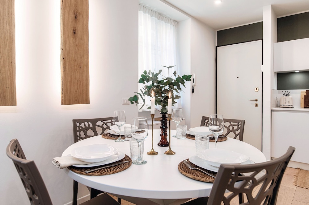 Rafael White Home