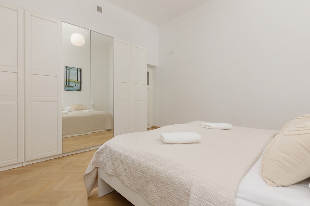 Apartment Freta Old Town by Renters view 5