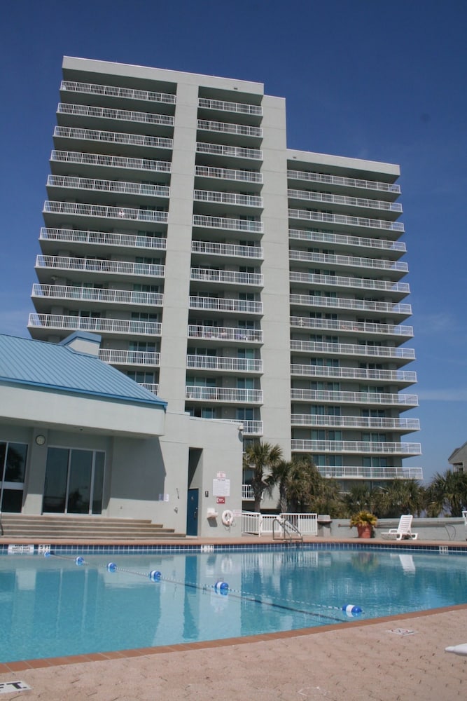 Tristan Towers by Surfside VR