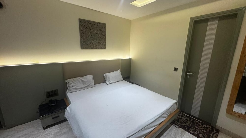 The PratiQ - Signature Boutique Hotel