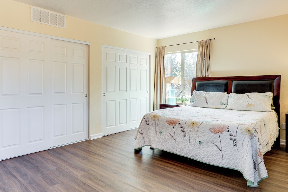 Las Cruces Home w/ Fenced Yard: Recently Remodeled