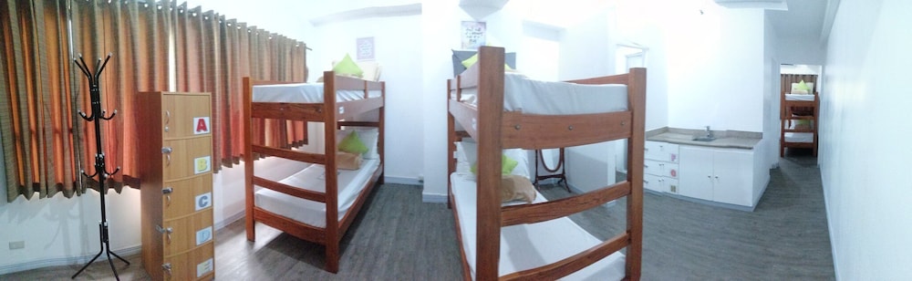 V - Rooms Hostel - Adults Only view 3