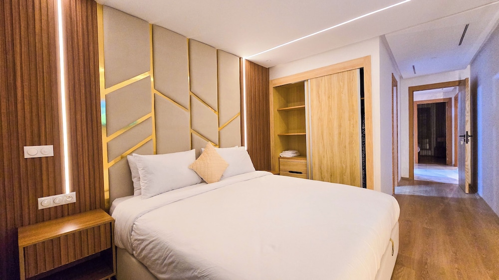 Luxury Living - Near to football stadium