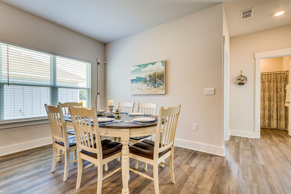 Gulf Breeze Home Rental: 8 Mi to Pensacola Beach!