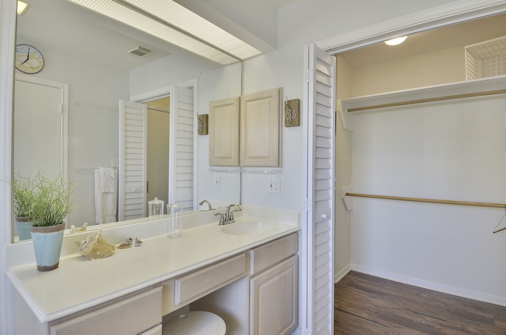 Beachfront Dolphin by Ryson Vacation Rentals