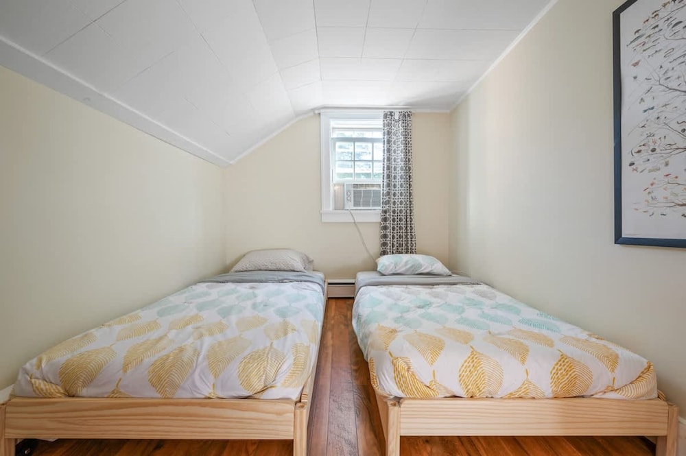 Perfect Upstate Home in Rhinebeck w low Fees