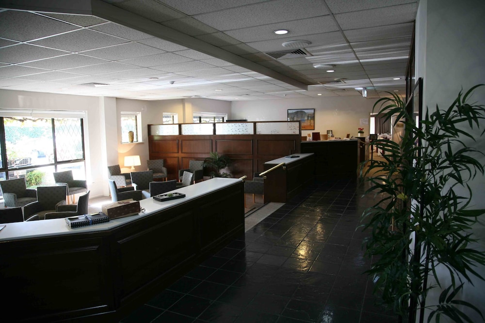 Lobby & Reception