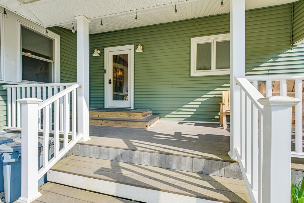 1 Mi to Acadia National Park: Spacious Retreat!