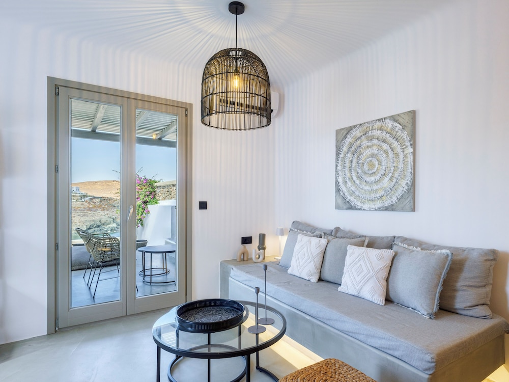 Mykonist Merchia Beach Villas & Suites