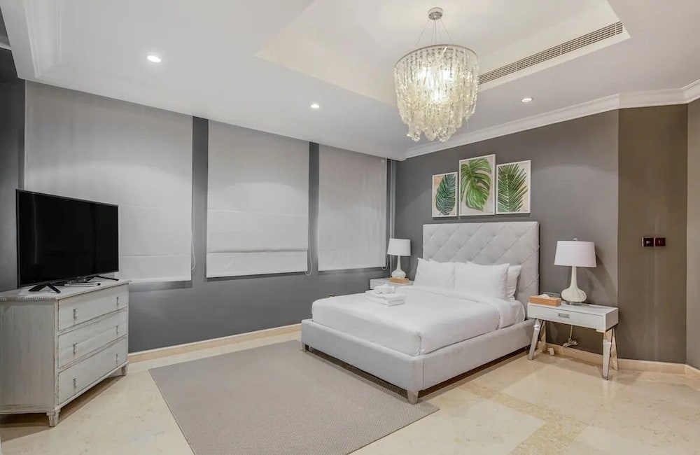 Private Palm Villa - Mint Stay