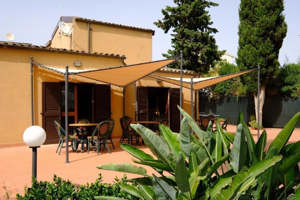 Emporium Guest House